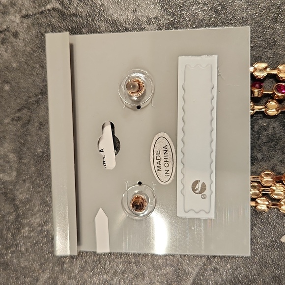 Earrings - Picture 2 of 4